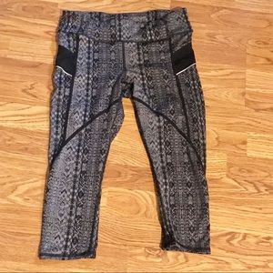 Athleta | cropped athletic leggings, size medium